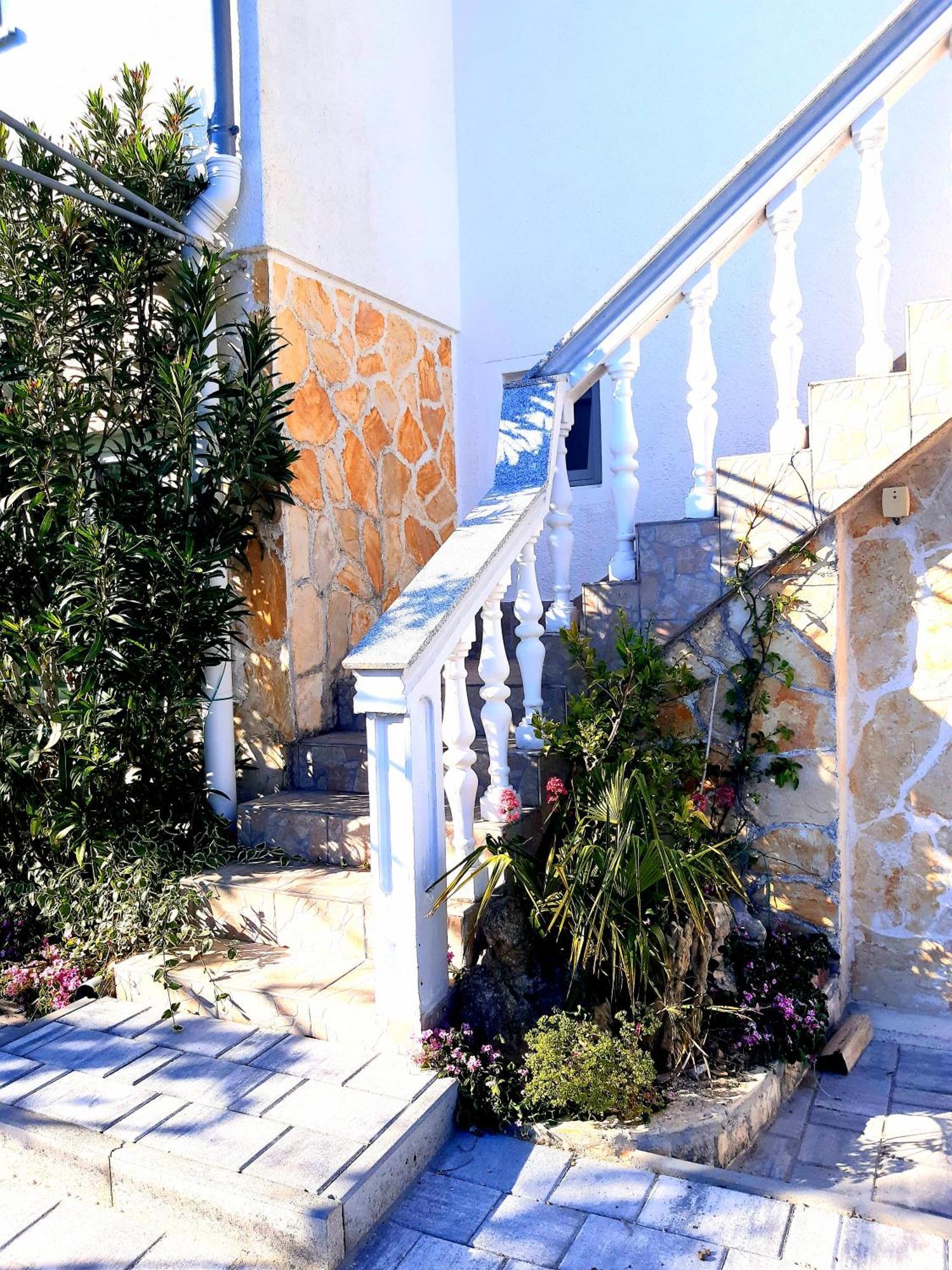 Villa.sunny.nin Apartment