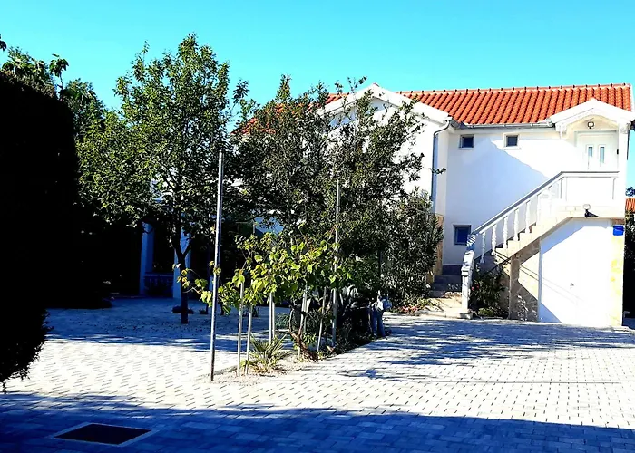 Villa.Sunny.Nin