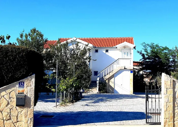 Villa.Sunny.Nin